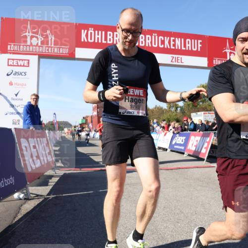 03.10.2025 - Köhlbrandbrückenlauf Lena Gebhardt http://msf.ph/oto/9047240 03.10.2025 13:02:50 Ziel 4095, 4116, 4203, 4279, 4579, 4619, 4747, 5245, 5726, 5793, 5810, 6175, 6255, 6447, 6739 meine-sportfotos.de