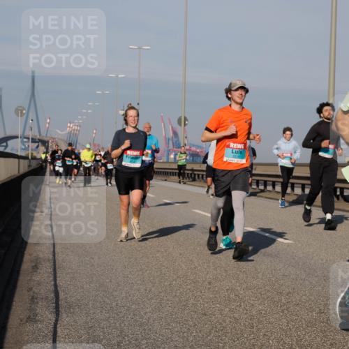 03.10.2025 - Köhlbrandbrückenlauf Fabian Wolf http://msf.ph/oto/9047290 03.10.2025 09:59:20 Position 3 2, 3214, 34 meine-sportfotos.de