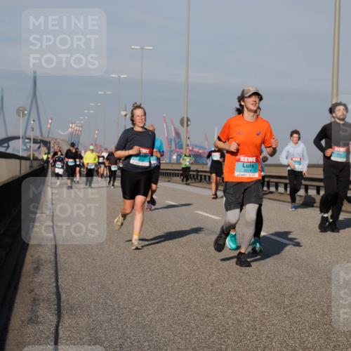 03.10.2025 - Köhlbrandbrückenlauf Fabian Wolf http://msf.ph/oto/9047292 03.10.2025 09:59:20 Position 3 3214 meine-sportfotos.de