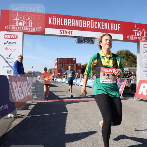 03.10.2025 - Köhlbrandbrückenlauf Lena Gebhardt http://msf.ph/oto/9047332 03.10.2025 13:02:57 Ziel 4095, 4137, 4203, 4279, 4294, 4619, 4747, 5245, 5793, 6175, 6447, 6655, 6770 meine-sportfotos.de