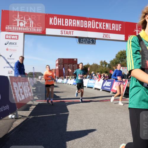 03.10.2025 - Köhlbrandbrückenlauf Lena Gebhardt http://msf.ph/oto/9047338 03.10.2025 13:02:58 Ziel 4095, 4137, 4203, 4279, 4294, 4619, 4747, 6175, 6447, 6655, 6770 meine-sportfotos.de
