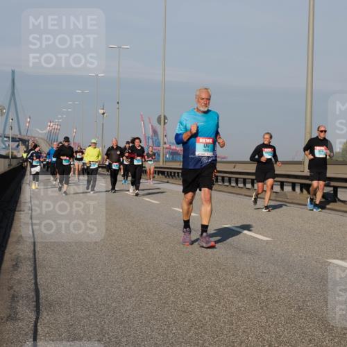03.10.2025 - Köhlbrandbrückenlauf Fabian Wolf http://msf.ph/oto/9047343 03.10.2025 09:59:24 Position 3 1809 meine-sportfotos.de
