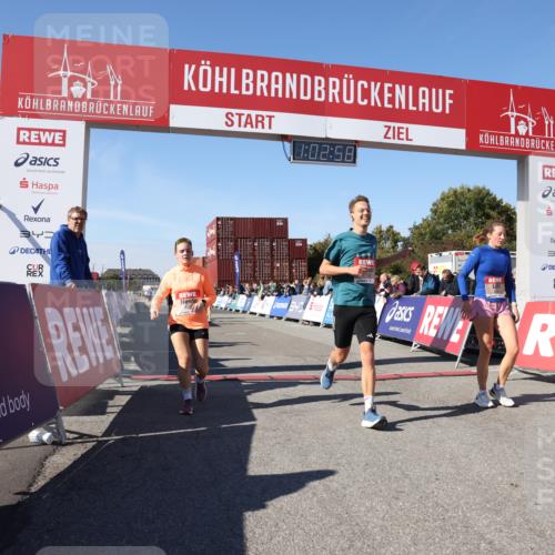 03.10.2025 - Köhlbrandbrückenlauf Lena Gebhardt http://msf.ph/oto/9047344 03.10.2025 13:02:58 Ziel 4095, 4137, 4203, 4279, 4294, 4619, 4747, 6175, 6447, 6655, 6770 meine-sportfotos.de