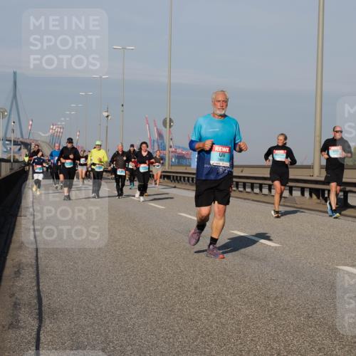 03.10.2025 - Köhlbrandbrückenlauf Fabian Wolf http://msf.ph/oto/9047346 03.10.2025 09:59:24 Position 3 1809 meine-sportfotos.de