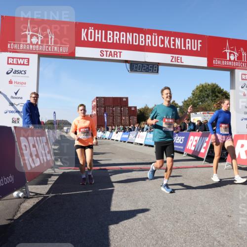 03.10.2025 - Köhlbrandbrückenlauf Lena Gebhardt http://msf.ph/oto/9047353 03.10.2025 13:02:58 Ziel 4095, 4137, 4203, 4279, 4294, 4619, 4747, 6175, 6447, 6655, 6770 meine-sportfotos.de