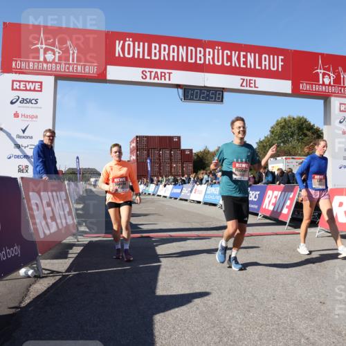 03.10.2025 - Köhlbrandbrückenlauf Lena Gebhardt http://msf.ph/oto/9047356 03.10.2025 13:02:58 Ziel 4095, 4137, 4203, 4279, 4294, 4619, 4747, 6175, 6447, 6655, 6770 meine-sportfotos.de