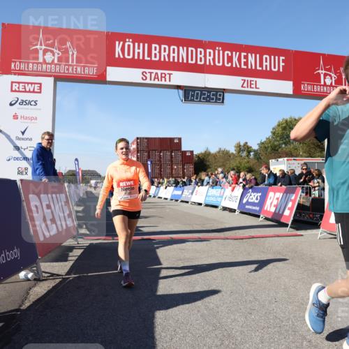 03.10.2025 - Köhlbrandbrückenlauf Lena Gebhardt http://msf.ph/oto/9047367 03.10.2025 13:02:59 Ziel 4095, 4137, 4203, 4279, 4294, 4619, 4747, 6175, 6447, 6655, 6770 meine-sportfotos.de