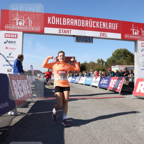 03.10.2025 - Köhlbrandbrückenlauf Lena Gebhardt http://msf.ph/oto/9047374 03.10.2025 13:03:00 Ziel 4095, 4137, 4203, 4279, 4294, 4619, 4747, 6175, 6447, 6655, 6770 meine-sportfotos.de