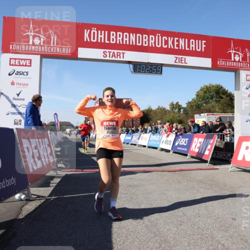 03.10.2025 - Köhlbrandbrückenlauf Lena Gebhardt http://msf.ph/oto/9047377 03.10.2025 13:03:00 Ziel 4095, 4137, 4203, 4279, 4294, 4619, 4747, 6175, 6447, 6655, 6770 meine-sportfotos.de