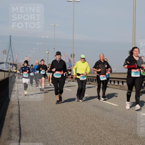 03.10.2025 - Köhlbrandbrückenlauf Fabian Wolf http://msf.ph/oto/9047414 03.10.2025 09:59:30 Position 3 3175, 1807 meine-sportfotos.de