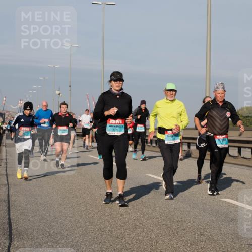 03.10.2025 - Köhlbrandbrückenlauf Fabian Wolf http://msf.ph/oto/9047439 03.10.2025 09:59:32 Position 3 3175, 1164 meine-sportfotos.de