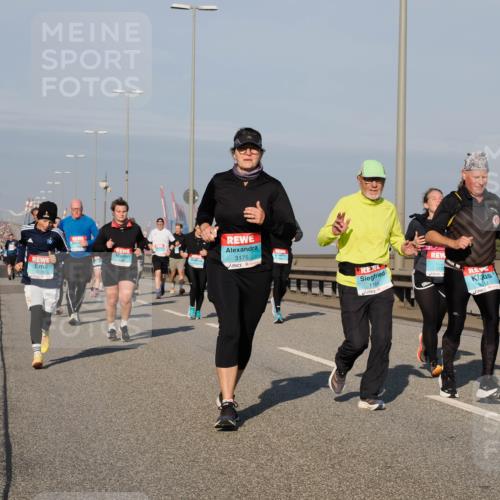 03.10.2025 - Köhlbrandbrückenlauf Fabian Wolf http://msf.ph/oto/9047446 03.10.2025 09:59:32 Position 3 3178, 3175, 1164, 3779, 3017 meine-sportfotos.de