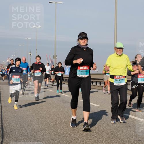 03.10.2025 - Köhlbrandbrückenlauf Fabian Wolf http://msf.ph/oto/9047454 03.10.2025 09:59:33 Position 3 3178, 3175, 1164, 3779, 8017 meine-sportfotos.de