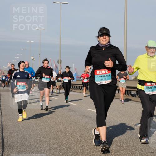03.10.2025 - Köhlbrandbrückenlauf Fabian Wolf http://msf.ph/oto/9047460 03.10.2025 09:59:33 Position 3 3178, 3175, 1164, 3779 meine-sportfotos.de