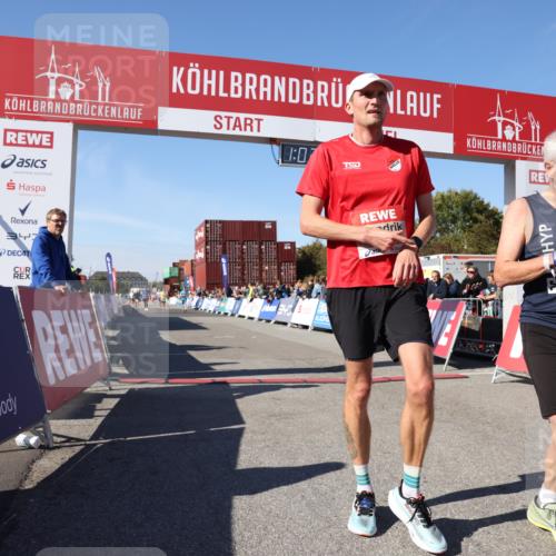 03.10.2025 - Köhlbrandbrückenlauf Lena Gebhardt http://msf.ph/oto/9047469 03.10.2025 13:03:05 Ziel 4095, 4137, 4203, 4294, 6655, 6770 meine-sportfotos.de