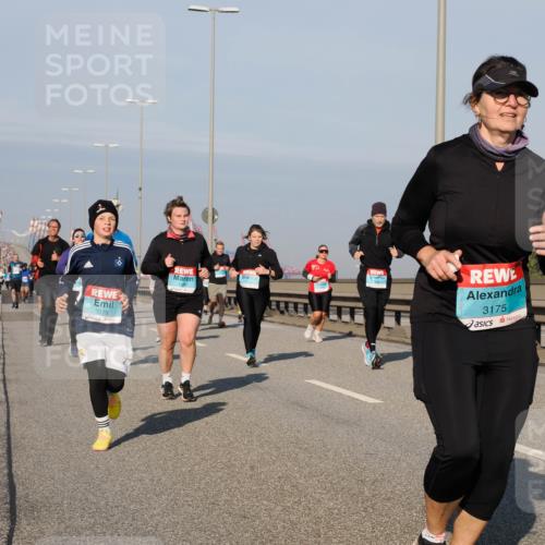 03.10.2025 - Köhlbrandbrückenlauf Fabian Wolf http://msf.ph/oto/9047471 03.10.2025 09:59:34 Position 3 3178, 3175 meine-sportfotos.de