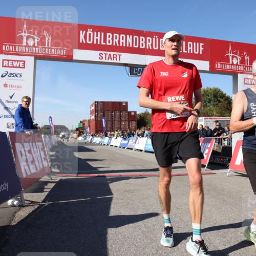 03.10.2025 - Köhlbrandbrückenlauf Lena Gebhardt http://msf.ph/oto/9047472 03.10.2025 13:03:05 Ziel 4095, 4137, 4203, 4294, 6655, 6770 meine-sportfotos.de