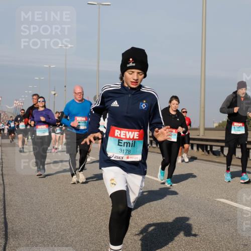 03.10.2025 - Köhlbrandbrückenlauf Fabian Wolf http://msf.ph/oto/9047504 03.10.2025 09:59:35 Position 3 3178, 1634 meine-sportfotos.de