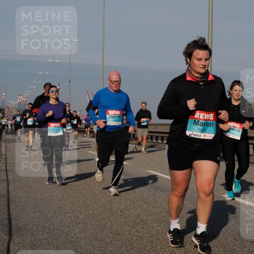 03.10.2025 - Köhlbrandbrückenlauf Fabian Wolf http://msf.ph/oto/9047522 03.10.2025 09:59:36 Position 3 3726, 1322, 1580, 2118 meine-sportfotos.de