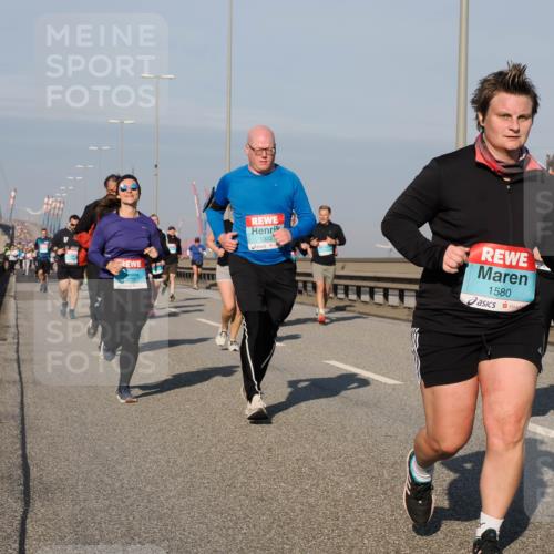 03.10.2025 - Köhlbrandbrückenlauf Fabian Wolf http://msf.ph/oto/9047525 03.10.2025 09:59:37 Position 3 3726, 1322, 1580 meine-sportfotos.de