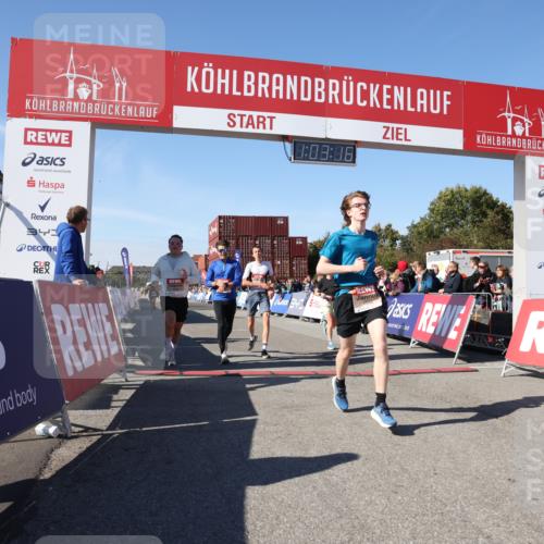 03.10.2025 - Köhlbrandbrückenlauf Lena Gebhardt http://msf.ph/oto/9047560 03.10.2025 13:03:17 Ziel 4085, 4208, 4268, 4283, 4856, 5048, 5063, 6279, 6612, 6722, 6784 meine-sportfotos.de