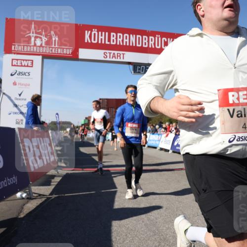 03.10.2025 - Köhlbrandbrückenlauf Lena Gebhardt http://msf.ph/oto/9047605 03.10.2025 13:03:19 Ziel 4085, 4208, 4225, 4268, 4283, 4856, 5048, 5063, 6279, 6612, 6722, 6784 meine-sportfotos.de