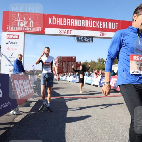 03.10.2025 - Köhlbrandbrückenlauf Lena Gebhardt http://msf.ph/oto/9047628 03.10.2025 13:03:20 Ziel 4085, 4208, 4225, 4268, 4283, 4856, 5048, 5063, 6279, 6612, 6632, 6722, 6784 meine-sportfotos.de