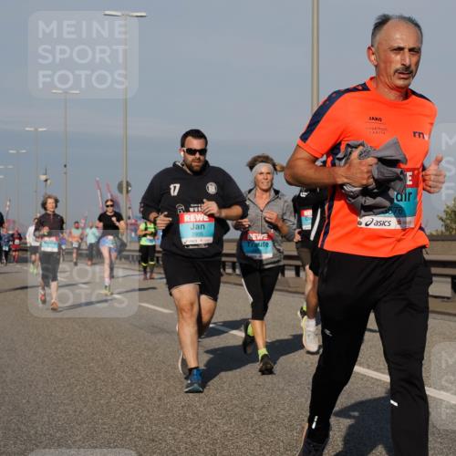 03.10.2025 - Köhlbrandbrückenlauf Fabian Wolf http://msf.ph/oto/9047632 03.10.2025 09:59:44 Position 3 17, 2905, 76 meine-sportfotos.de