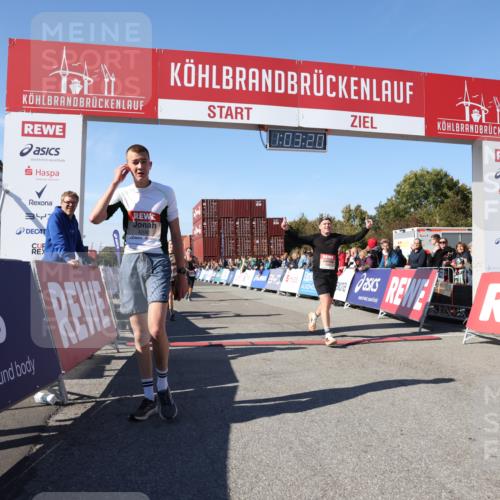 03.10.2025 - Köhlbrandbrückenlauf Lena Gebhardt http://msf.ph/oto/9047637 03.10.2025 13:03:21 Ziel 4085, 4208, 4225, 4268, 4283, 4856, 5048, 5063, 6279, 6612, 6632, 6722, 6784 meine-sportfotos.de