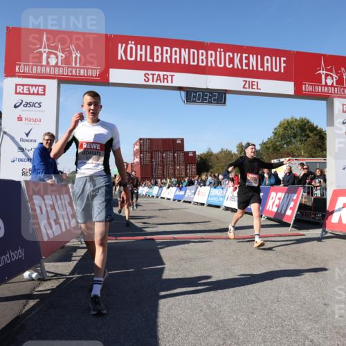 03.10.2025 - Köhlbrandbrückenlauf Lena Gebhardt http://msf.ph/oto/9047640 03.10.2025 13:03:21 Ziel 4085, 4208, 4225, 4268, 4283, 4856, 5048, 5063, 6279, 6612, 6632, 6722, 6784 meine-sportfotos.de