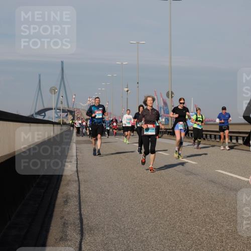 03.10.2025 - Köhlbrandbrückenlauf Fabian Wolf http://msf.ph/oto/9047645 03.10.2025 09:59:45 Position 3 17 meine-sportfotos.de