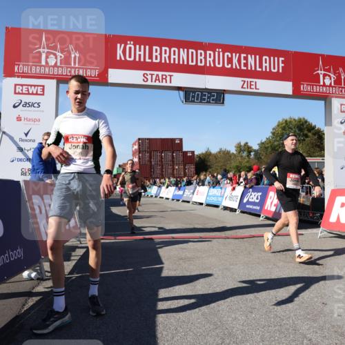 03.10.2025 - Köhlbrandbrückenlauf Lena Gebhardt http://msf.ph/oto/9047647 03.10.2025 13:03:22 Ziel 4085, 4208, 4225, 4268, 4283, 4454, 4856, 5048, 5063, 6279, 6612, 6632, 6722, 6784 meine-sportfotos.de
