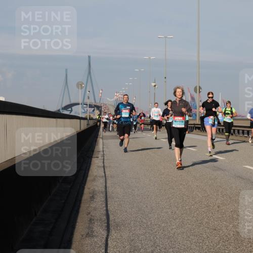 03.10.2025 - Köhlbrandbrückenlauf Fabian Wolf http://msf.ph/oto/9047649 03.10.2025 09:59:46 Position 3  meine-sportfotos.de