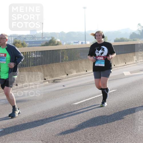 03.10.2025 - Köhlbrandbrückenlauf Lena Gebhardt http://msf.ph/oto/9047665 03.10.2025 09:29:43 Position 1 3311, 3370 meine-sportfotos.de