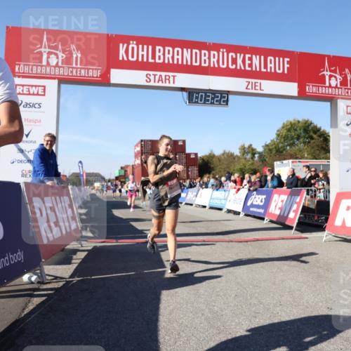 03.10.2025 - Köhlbrandbrückenlauf Lena Gebhardt http://msf.ph/oto/9047668 03.10.2025 13:03:23 Ziel 4085, 4208, 4225, 4268, 4283, 4300, 4454, 4856, 5048, 5063, 6207, 6279, 6612, 6632, 6722, 6784 meine-sportfotos.de