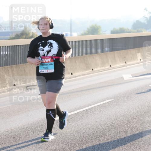 03.10.2025 - Köhlbrandbrückenlauf Lena Gebhardt http://msf.ph/oto/9047678 03.10.2025 09:29:44 Position 1 3370, 3624 meine-sportfotos.de