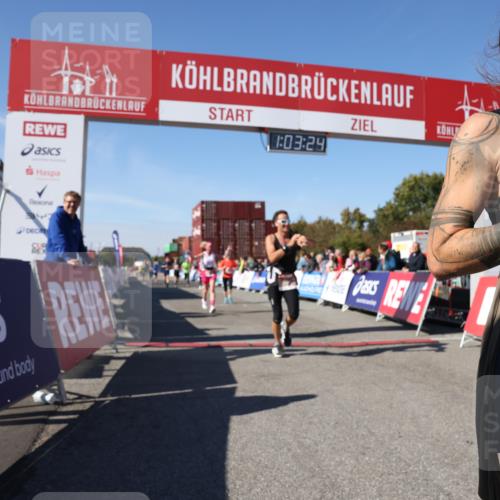 03.10.2025 - Köhlbrandbrückenlauf Lena Gebhardt http://msf.ph/oto/9047689 03.10.2025 13:03:24 Ziel 4208, 4225, 4252, 4268, 4283, 4300, 4454, 4856, 5048, 5063, 6194, 6207, 6279, 6612, 6632 meine-sportfotos.de
