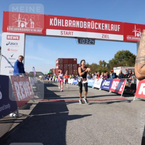 03.10.2025 - Köhlbrandbrückenlauf Lena Gebhardt http://msf.ph/oto/9047693 03.10.2025 13:03:24 Ziel 4208, 4225, 4252, 4268, 4283, 4300, 4454, 4856, 5048, 5063, 6194, 6207, 6279, 6612, 6632 meine-sportfotos.de