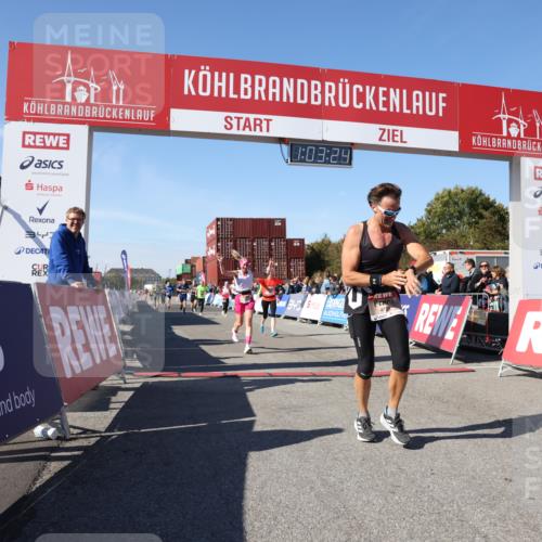 03.10.2025 - Köhlbrandbrückenlauf Lena Gebhardt http://msf.ph/oto/9047700 03.10.2025 13:03:25 Ziel 4208, 4225, 4252, 4268, 4283, 4300, 4454, 4856, 5048, 5063, 6194, 6207, 6279, 6612, 6632 meine-sportfotos.de