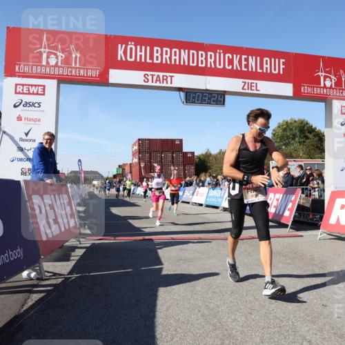 03.10.2025 - Köhlbrandbrückenlauf Lena Gebhardt http://msf.ph/oto/9047706 03.10.2025 13:03:25 Ziel 4208, 4225, 4252, 4268, 4283, 4300, 4454, 4856, 5048, 5063, 6194, 6207, 6279, 6612, 6632 meine-sportfotos.de