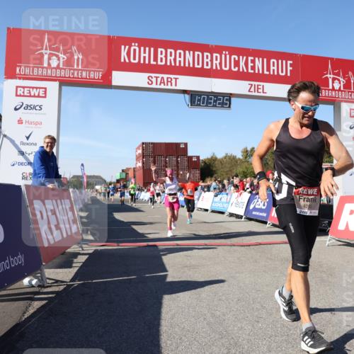 03.10.2025 - Köhlbrandbrückenlauf Lena Gebhardt http://msf.ph/oto/9047713 03.10.2025 13:03:25 Ziel 4208, 4225, 4252, 4268, 4283, 4300, 4454, 4856, 5048, 5063, 6194, 6207, 6279, 6612, 6632 meine-sportfotos.de