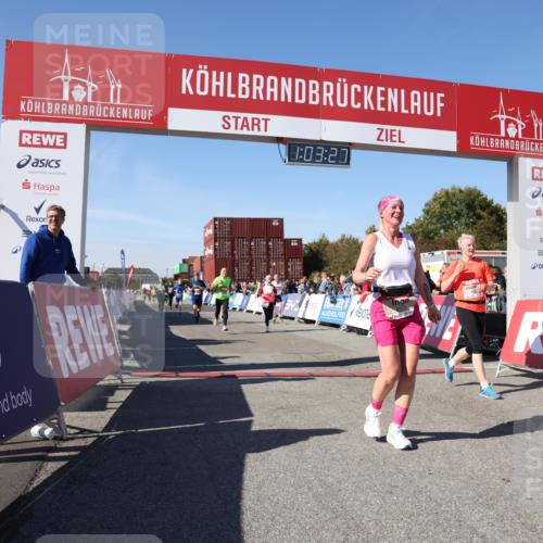 03.10.2025 - Köhlbrandbrückenlauf Lena Gebhardt http://msf.ph/oto/9047742 03.10.2025 13:03:27 Ziel 4208, 4214, 4225, 4252, 4268, 4283, 4300, 4454, 4507, 5063, 5707, 6194, 6207, 6612, 6632 meine-sportfotos.de