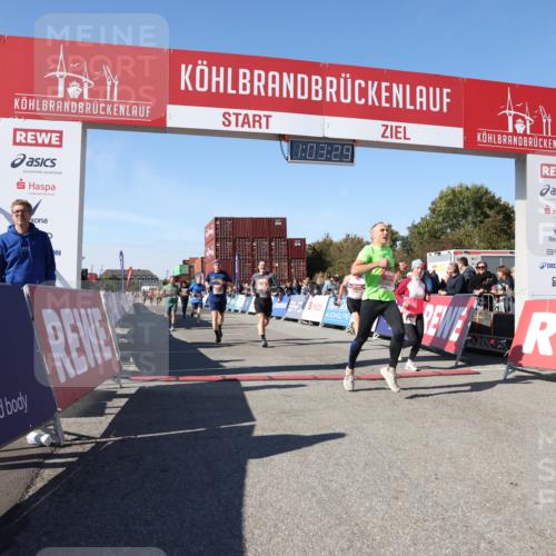 03.10.2025 - Köhlbrandbrückenlauf Lena Gebhardt http://msf.ph/oto/9047756 03.10.2025 13:03:29 Ziel 4214, 4225, 4252, 4268, 4283, 4300, 4454, 4507, 5063, 5707, 6194, 6207, 6632 meine-sportfotos.de