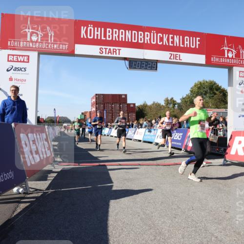 03.10.2025 - Köhlbrandbrückenlauf Lena Gebhardt http://msf.ph/oto/9047761 03.10.2025 13:03:30 Ziel 4214, 4225, 4252, 4268, 4283, 4300, 4454, 4507, 5063, 5707, 6194, 6207, 6632 meine-sportfotos.de