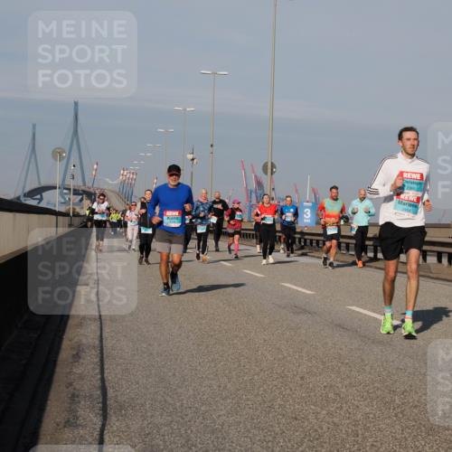 03.10.2025 - Köhlbrandbrückenlauf Fabian Wolf http://msf.ph/oto/9047762 03.10.2025 09:59:54 Position 3 3176, 3, 2368, 2454 meine-sportfotos.de