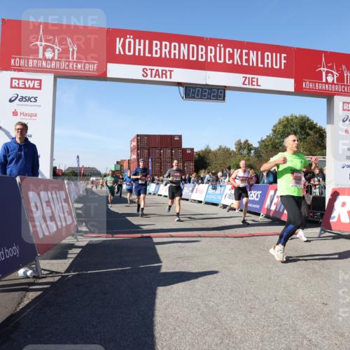 03.10.2025 - Köhlbrandbrückenlauf Lena Gebhardt http://msf.ph/oto/9047764 03.10.2025 13:03:30 Ziel 4214, 4225, 4252, 4268, 4283, 4300, 4454, 4507, 5063, 5707, 6194, 6207, 6632 meine-sportfotos.de