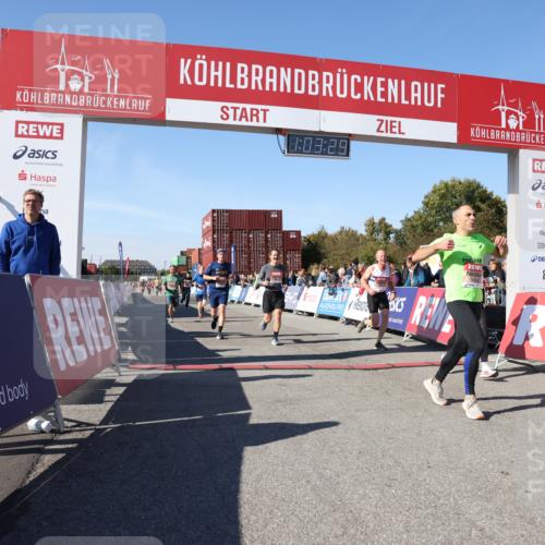 03.10.2025 - Köhlbrandbrückenlauf Lena Gebhardt http://msf.ph/oto/9047765 03.10.2025 13:03:30 Ziel 4214, 4225, 4252, 4268, 4283, 4300, 4454, 4507, 5063, 5707, 6194, 6207, 6632 meine-sportfotos.de