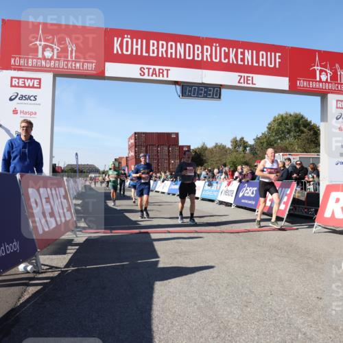 03.10.2025 - Köhlbrandbrückenlauf Lena Gebhardt http://msf.ph/oto/9047774 03.10.2025 13:03:30 Ziel 4214, 4225, 4252, 4268, 4283, 4300, 4454, 4507, 5063, 5707, 6194, 6207, 6632 meine-sportfotos.de