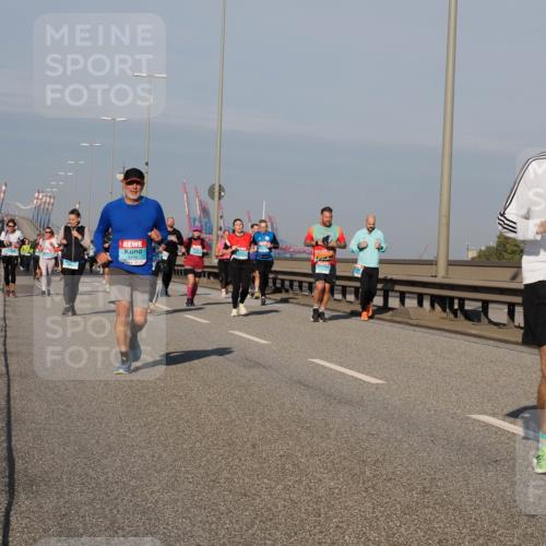 03.10.2025 - Köhlbrandbrückenlauf Fabian Wolf http://msf.ph/oto/9047784 03.10.2025 09:59:56 Position 3 3176, 2368, 2454 meine-sportfotos.de