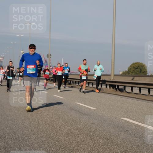 03.10.2025 - Köhlbrandbrückenlauf Fabian Wolf http://msf.ph/oto/9047795 03.10.2025 09:59:56 Position 3 3176 meine-sportfotos.de